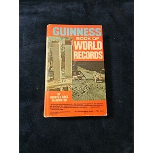 Vintage 1970s Guinness Book of World Records McWhirter Paperback WTC Cover